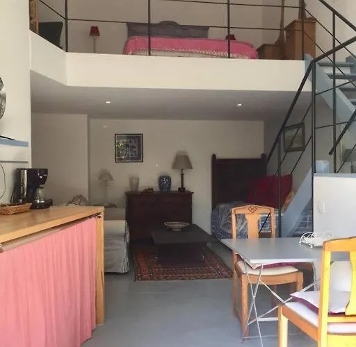 Vakantiehuis Adorable Guest House/annexe Avec Terrasse